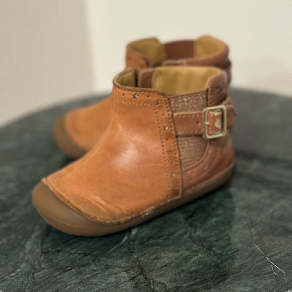 STRIDE RITE Size 6W
STRIDE RITE KID'S AGNES BOOTIE (INFANT)